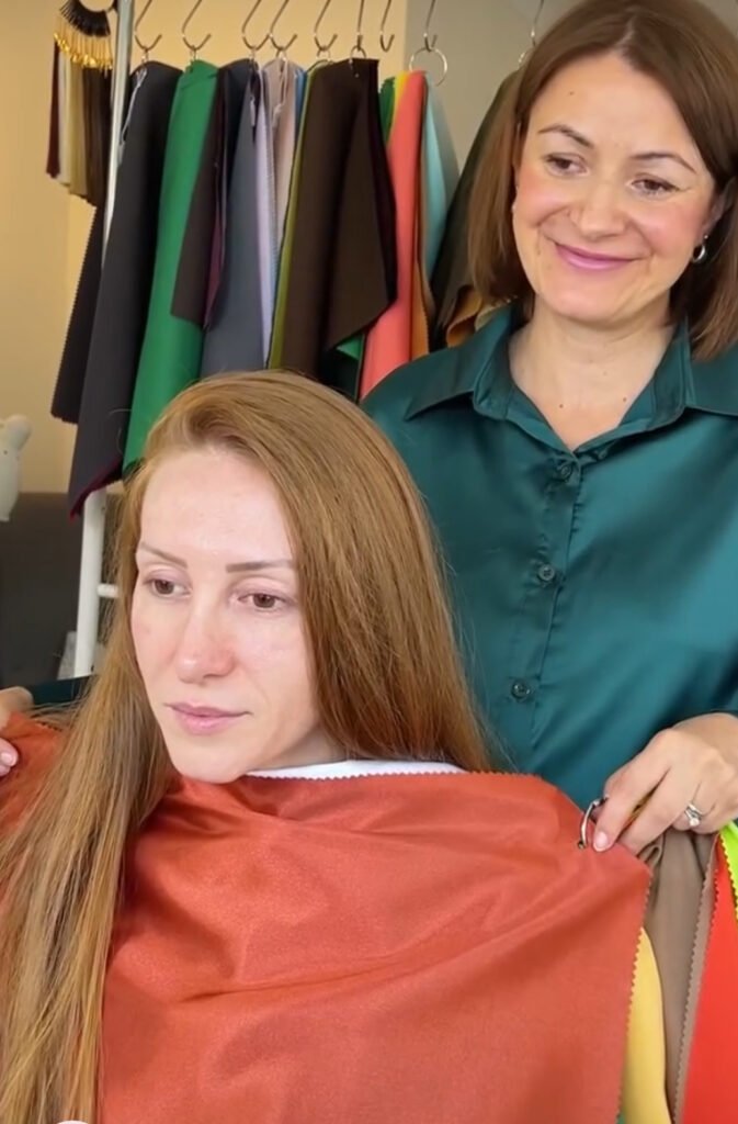 seasonal color analyse in person draping to find the colour analysis season - true autumn.farve analyse i nærheden, farve analyse i Danmark, i nærheden i Aarhus, i nærheden i Aabneraa, i nærheden i Copenhagen, color palette, digital color analysis, digital farve analyse, personal color analysis, in person color analysis 4 seasons 16 seasons true summer spring autumn winter make up still style personal shopping wardrobe edit stylist image find my best colors colours. color analysis near me, colour analysis near me