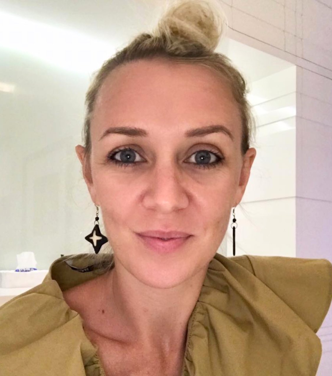 wardrobe edit, personal shopper, personal shopping, shopping assistance, stylist, style, Wardrobe edit Garderobetjek Personlig shopper Personal shopping Shoppingassistance Stylist Stil.farve analyse i nærheden, farve analyse i Danmark, i nærheden i Aarhus, i nærheden i Aabneraa, i nærheden i Copenhagen, color palette, digital color analysis, digital farve analyse, personal color analysis, in person color analysis 4 seasons 16 seasons true summer spring autumn winter make up still style personal shopping wardrobe edit stylist image find my best colors colours. color analysis near me, colour analysis near me before transformation