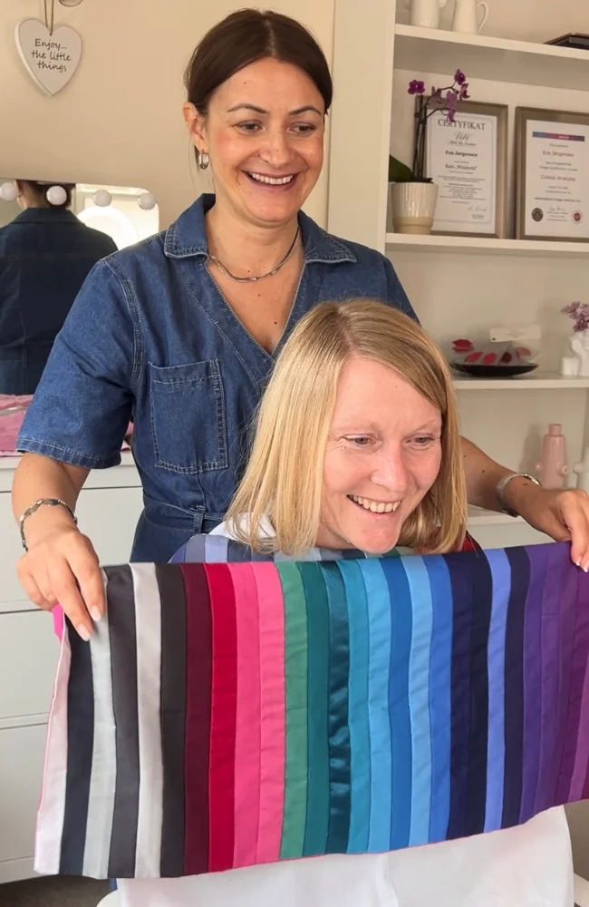 seasonal color analysis (farve analyse) in person to find the color analysis season, Denmark Aabenraa - color palette flag. True Summer