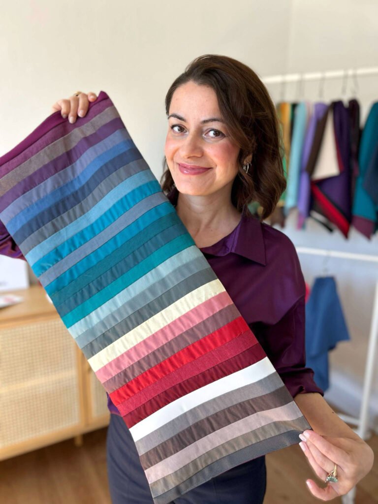 Eva - international colour color consultant, trained and qualified exper on colour analysis, and color, farve analyse i Denmark. Eva is a color professional and makeup artist and stylist (style), holding a flag of palette of colors from International Image Institute..farve analyse i nærheden, farve analyse i Danmark, i nærheden i Aarhus, i nærheden i Aabneraa, i nærheden i Copenhagen, color palette, digital color analysis, digital farve analyse, personal color analysis, in person color analysis 4 seasons 16 seasons true summer spring autumn winter make up still style personal shopping wardrobe edit stylist image find my best colors colours. color analysis near me, colour analysis near me